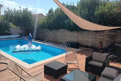 Image de Villa avec piscine chauffée. Idéal entre amis ou en famille.