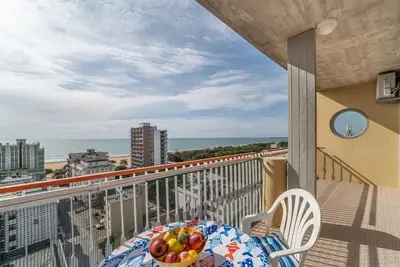 Image de Appartement spacieux près de la plage avec piscine
