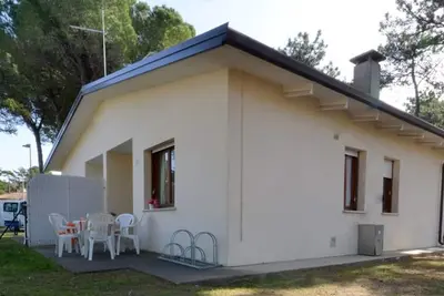 Image de Spacieux bungalow familial avec jardin privé clôturé près de la plage