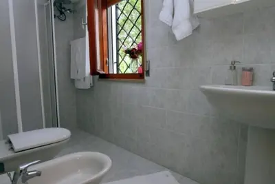 Image de Bungalow familial avec jardin privé par Beahost Rentals