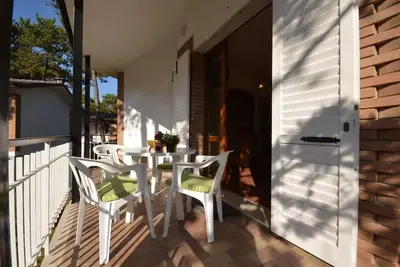 Image de Spacieux appartement de quatre pièces avec espace jardin