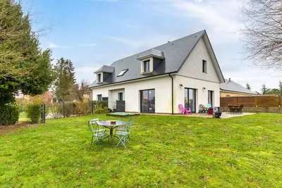 Image de Belle maison à Venon avec WiFi