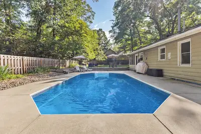 Image de Private Pool, Walk To Beach, Fire Pit, Fireplace