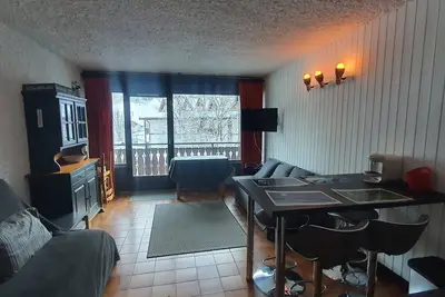 Image de Studio spacieux près des pistes de ski avec balcon et parking