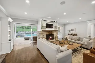 Image de Above Nashville Bluegrass Retreat| BrentwoodI Pool/Spa| Private