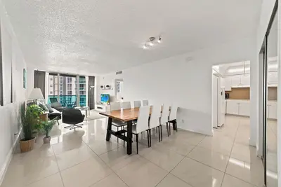 Image de Charming 1bedroom apartment in Hollywood + fitness room, directly to the beach! !