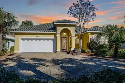 Image de 6 Seat Golf Cart included~Pet friendly~ 3bd 4. 5ba~2 Pools~Gym~Tennis