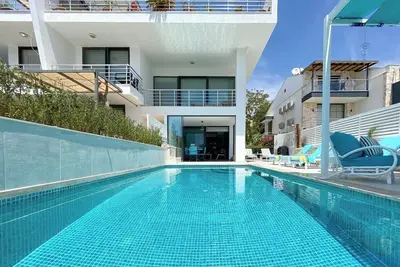 Hey Jude Apartment
