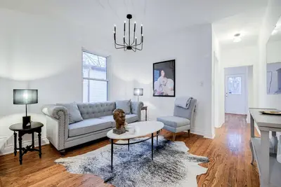Image de Charming 2-bedroom, 1 bath apartment in historic Cabbagetown