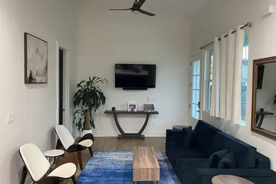 Image de Charming 2-bedroom 2-bathroom guesthouse with all the amenities in East Atlanta!