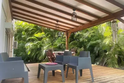 Image de T2 climatisé à 250m de la plage, grande terrasse couverte