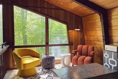 Image de Danish Designed Cabin - Fireplace \/ Lake \/ Pool \/ Golf \/ Wooded Lot