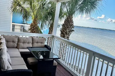 Image de 3-bedroom townhome on the water in charming Perdido with fitness room, Ac, WiFi