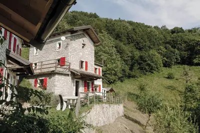 Image de Completely renovated old farmhouse in the heart of the Dolomites.