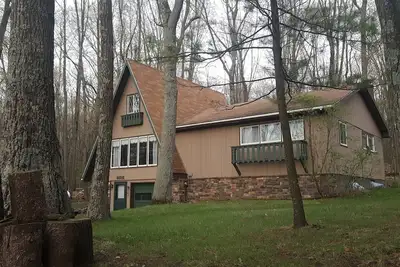 Image de Lake + forest view 1650 sf cottage in rolling hills of Central Wis. Lake Access.