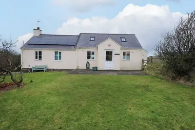 Image de Tan Y Ffordd, pet friendly, character holiday cottage in Tudweiliog
