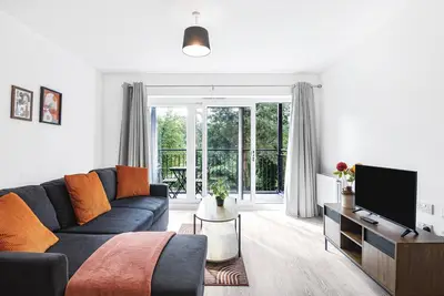 Image de K Suites - Modern Central2 bed Apt w\/free parking