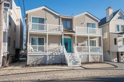 Image de Charming Condo located in South end of Sea Isle- only a few blocks to the beach!