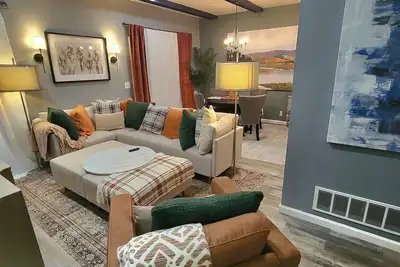 Image de Renovated Owner’s Suite - Your Cozy Home Away From Home\n\n