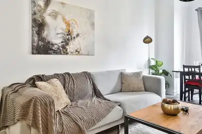Image de Lovely quiet 2 rooms close to center with balcony