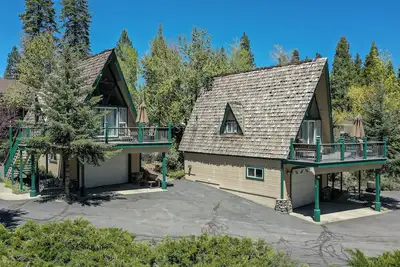 Image de Historic A-frame 2 bedrooms plus loft, Ac, Wifi and boat slip. Enjoy your stay