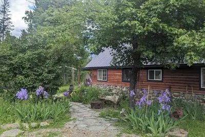 Image de Cabin on a working homestead in Heron\n