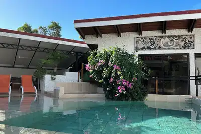Image de Te Fiti Lodge Tiahura - Piscine et accès lagon