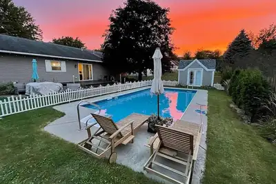 Image de Spring Promo-Heated Pool-Fireplace-Game Room-Dogs Ok