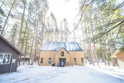 Image de 3 Br l Lakefront Cabin l Skiing I Snowmobiling
