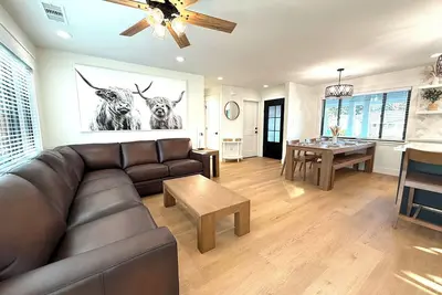 Image de •New• 4bd\/3ba Luxury Farmhouse + Steam Shower!