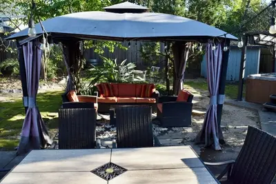 Image de Charming 3-bedroom house in tranquil Sonoma with large backyard & hot tub