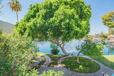 Image de Lakeview condo. Free pool 2br 2ba. Peaceful. Quiet. Serenity. Free parking. Asu