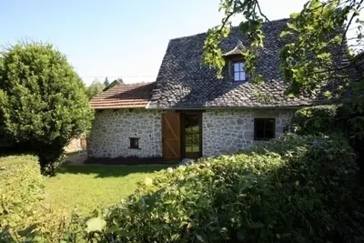 Image de Maison de caractère avec jardin, 2 chambres, animaux admis, à Mourjou