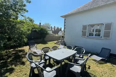Image de Maison avec jardin près de la mer