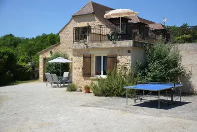 Image de Maison en Périgord avec Piscine, Ping-Pong et Barbecue – Idéale Famille et Amis