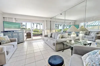 Image de Destin Towers 1e | Renovated Gulf-Front Escape
