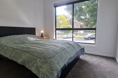 Image de Cozy and Modern 3-Bedroom Home