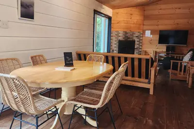 Image de Chalet Suzanne - Votre refuge chaleureux en pleine nature