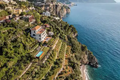 Image de Villa Vettica, a mansion between sea and sky in the heart of the Amalfi Coast.