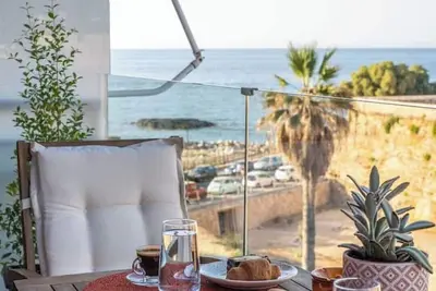 Image de Apartment with sea view 10 minutes from the beach, old town, city