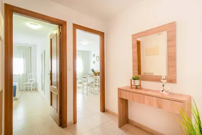 Image de Apt 3 Bedroom First Floor B