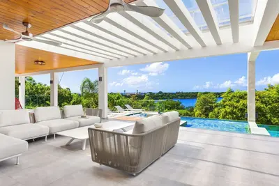 Image de Villa Wellness - Luxury Modern Villa - Padel Court