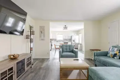 ♡Full Kitchen♡King♡Smart Tv♡W/D♡Parking♡1000Mbps