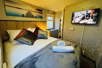 Image de 4-berth holiday home in Ingoldmells with direct beach access, perfect for family holidays.