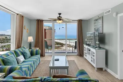 Image de New! Pelican 1218 (2-Bedroom Home) with Pool and Beach view