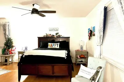 Image de Hiking trails everywhere. 3 Bdrom with Pure comfort indoor and out! Dog Friendly