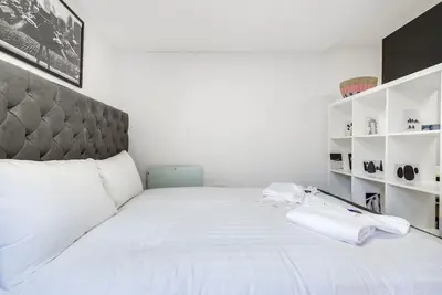 Image de 20%off | Monthly Deal | Stunning Studio in Middle