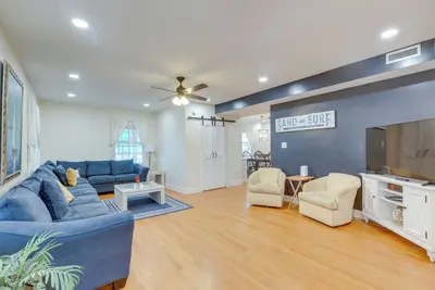 Image de < 1/2 Mi to Boardwalk: Roomy Wildwood Retreat!