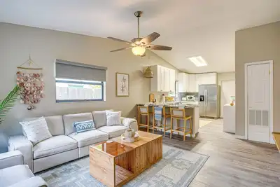 Image de Dtwn Palm Harbor Condo: Walk to Water!