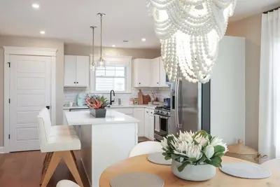 Image de Exquisite 3-Bed 2. 5 bath Beachfront Retreat – Luxury Living in Mantoloking